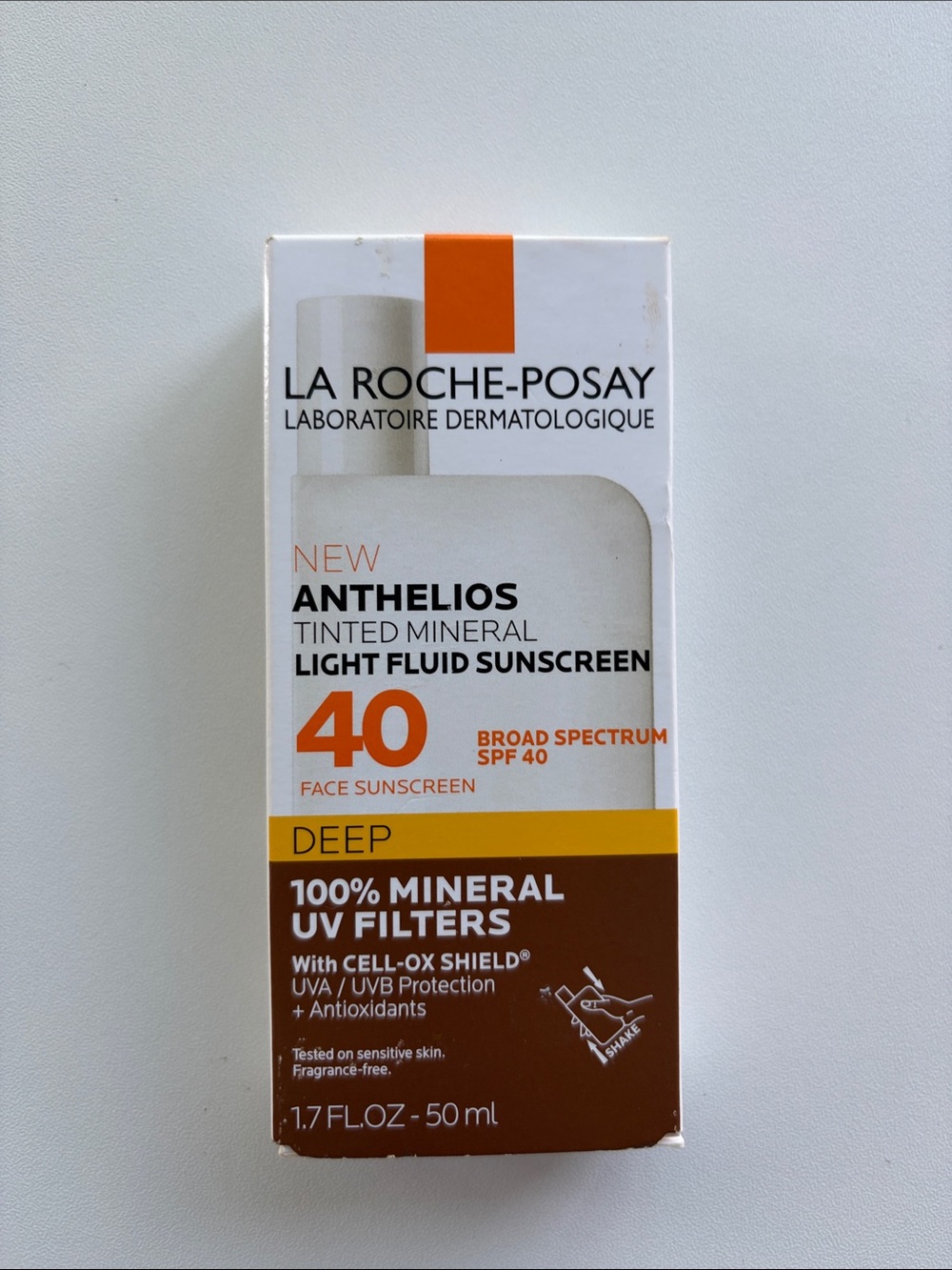 La Roche Posay Anthelios Tinted Mineral Fluid Sunscreen SPF 40 Shade Deep